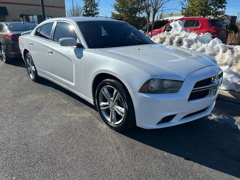 Used 2013 Dodge Charger SXT Plus image 3