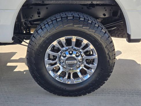Used 2022 Ford F250 XLT w/ XLT Premium Package AWD/4WD image 23