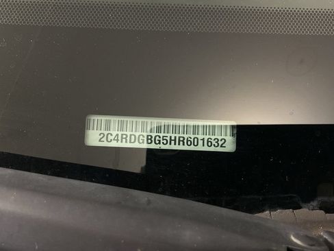 Used 2017 Dodge Grand Caravan SE FWD image 36