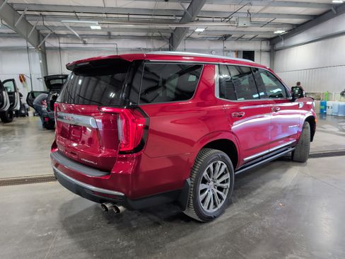 Used 2021 GMC Yukon Denali w/ Denali Premium Package AWD/4WD image 3