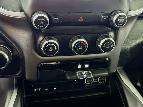 Used 2019 RAM 1500 Big Horn image 8