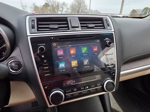 Used 2018 Subaru Outback 2.5i Limited image 13