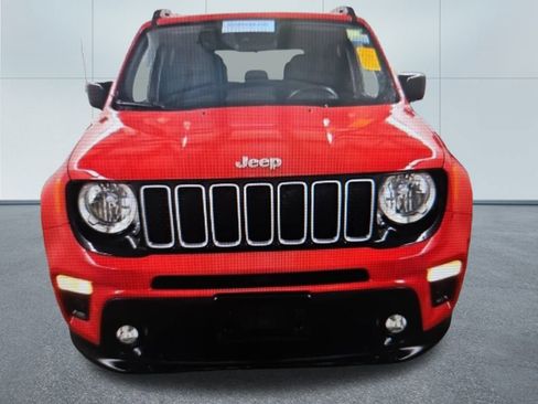 Used 2022 Jeep Renegade Latitude image 2