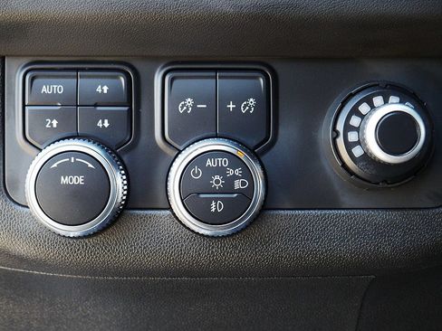 Used 2022 GMC Yukon AT4 AWD/4WD image 28