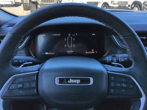 Certified 2024 Jeep Grand Cherokee L Laredo image 28