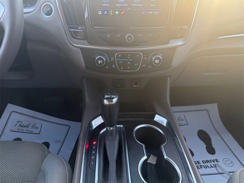 Used 2020 Chevrolet Traverse LT image 11