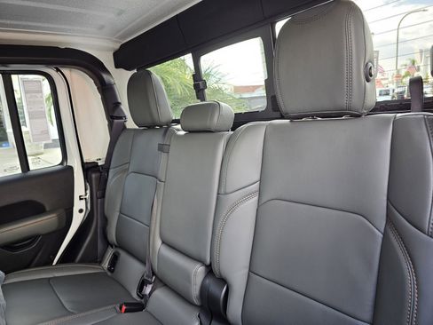 New 2026 Jeep Gladiator Mojave image 25