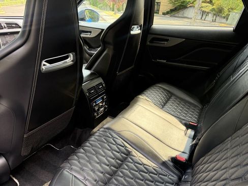 Used 2019 Jaguar F-PACE SVR AWD/4WD image 17