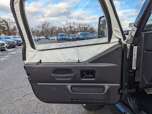 Used 2002 Jeep Wrangler Sahara AWD/4WD image 12