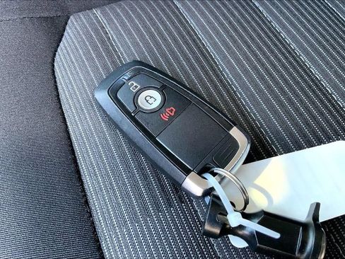 Used 2023 Ford Edge SEL AWD/4WD image 9