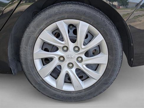 Used 2011 Hyundai Elantra GLS FWD image 7