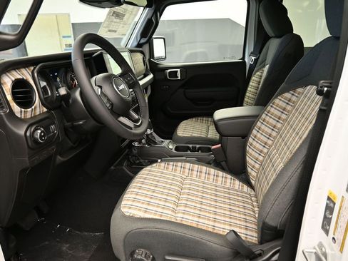 New 2026 Jeep Gladiator Sport AWD/4WD image 10