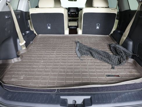 Used 2022 Toyota Highlander XLE image 9