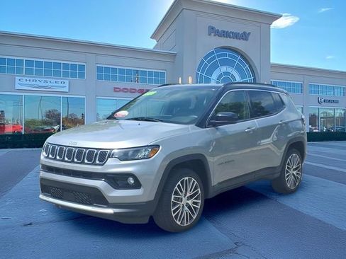 Used 2023 Jeep Compass Limited w/ Elite Group AWD/4WD image 1