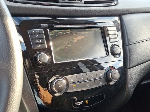 Used 2019 Nissan Rogue S w/ Special Edition Package image 18