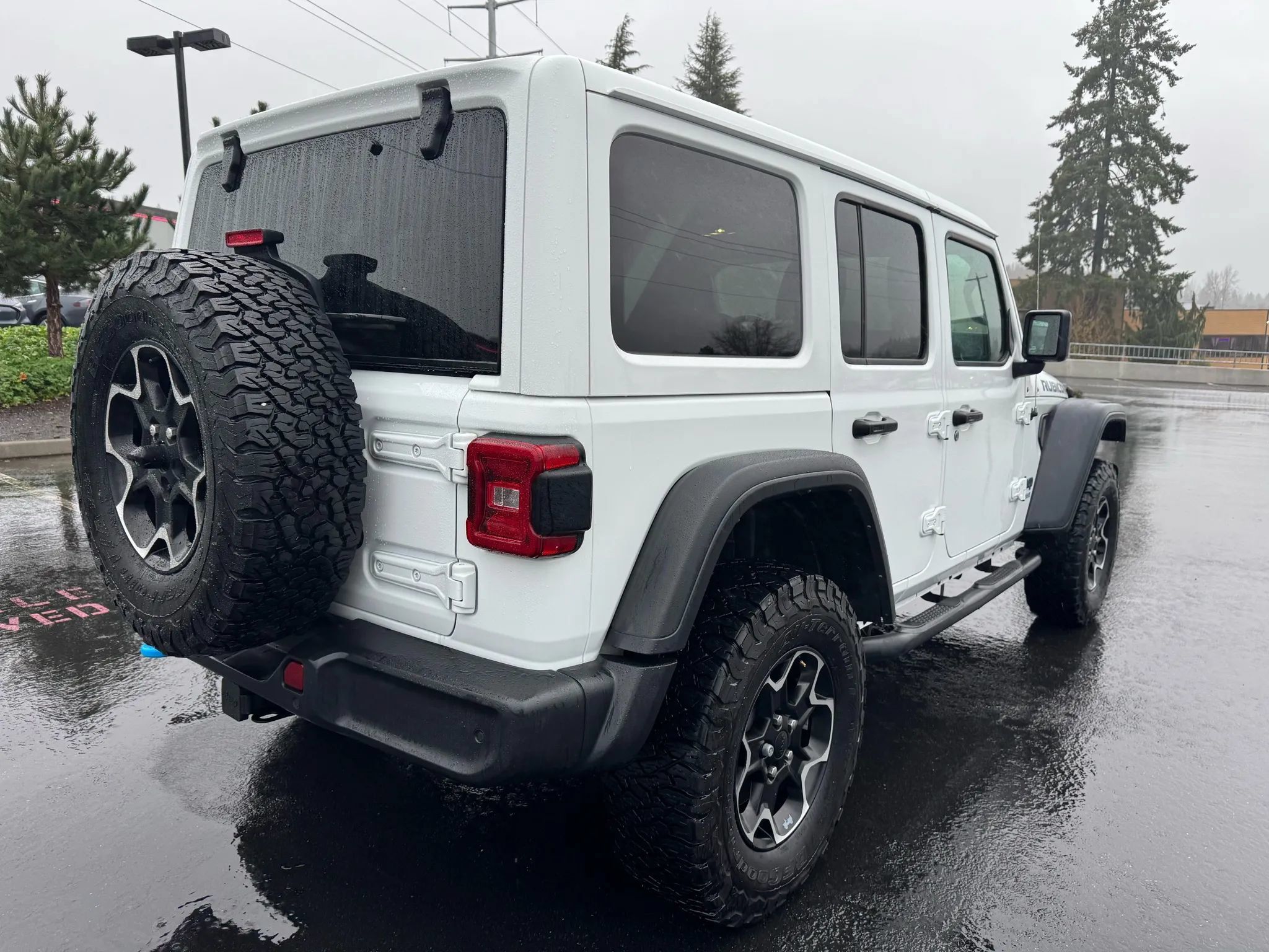 Used 2021 Jeep Wrangler Unlimited Rubicon 4xe w/ Cold Weather Group AWD/4WD image 10