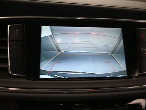 Used 2019 Buick Enclave Essence FWD image 38