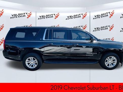 Used 2019 Chevrolet Suburban LT image 2