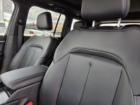 New 2026 Jeep Grand Cherokee Limited w/ Limited Altitude Package AWD/4WD image 23