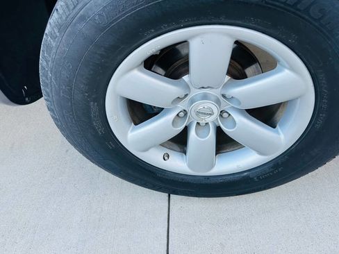 Used 2011 Nissan Titan SV w/ SV Premium Utility Pkg image 27