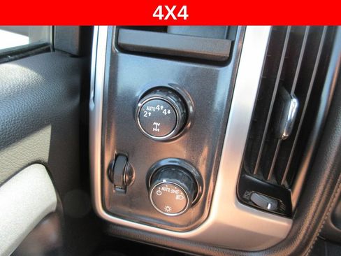 Used 2018 GMC Sierra 1500 SLE w/ Suspension Package, Off-Road AWD/4WD image 17