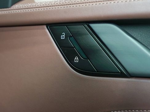 Used 2025 Porsche 911 GTS image 32