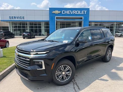 New 2026 Chevrolet Traverse LT w/ Driver Confidence Package image 2