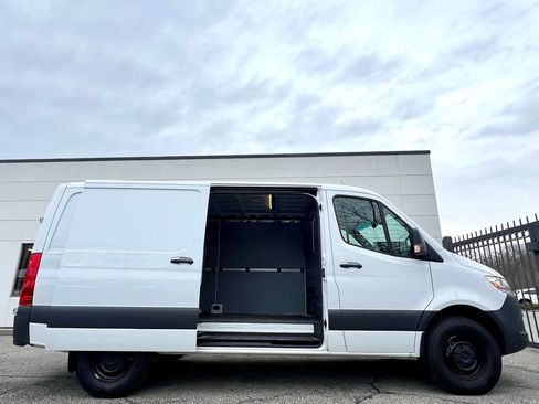 Used 2025 Mercedes-Benz Sprinter 2500 image 7