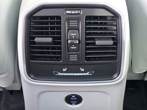 New 2026 Porsche Macan GTS image 33