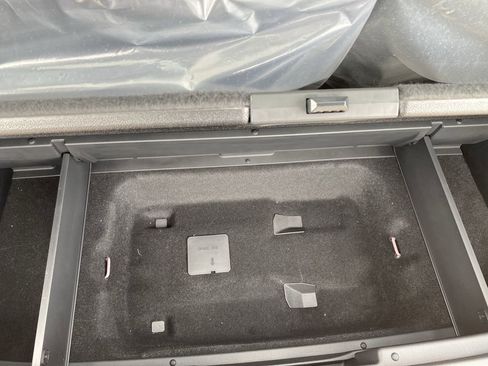 New 2025 Honda Pilot Touring image 19