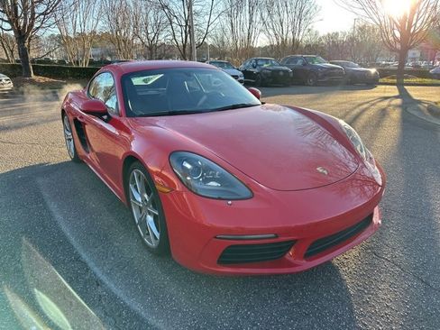 Used 2019 Porsche 718 Cayman S image 3