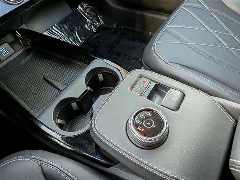 Used 2023 Ford Mustang Mach-E Select image 12