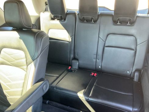 Used 2024 Nissan Pathfinder Platinum image 21