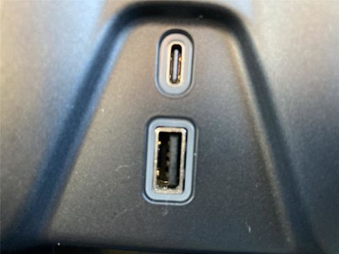 Used 2023 Chevrolet Blazer LT image 17