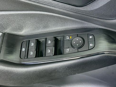 Used 2024 Nissan Rogue S FWD image 15