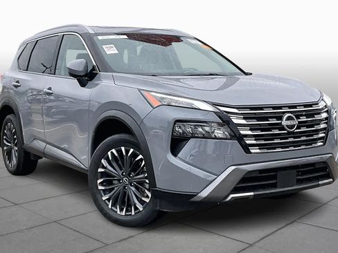 Certified 2025 Nissan Rogue SL w/ Tech Package FWD image 3