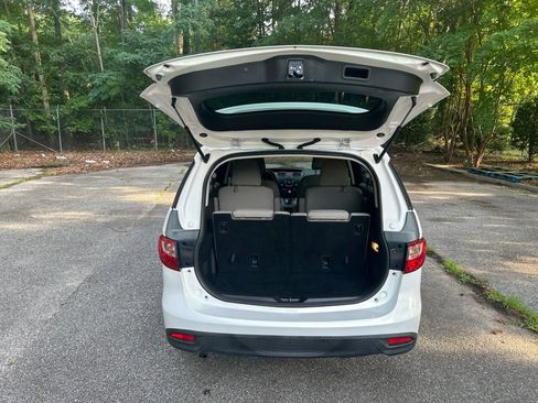 Used 2012 MAZDA MAZDA5 Touring w/ Moonroof & Audio Pkg FWD image 29