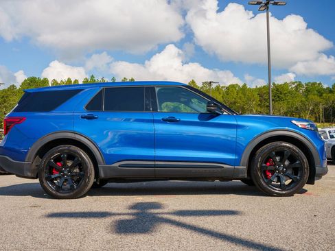 Certified 2022 Ford Explorer ST w/ Equipment Group 401A RWD image 8