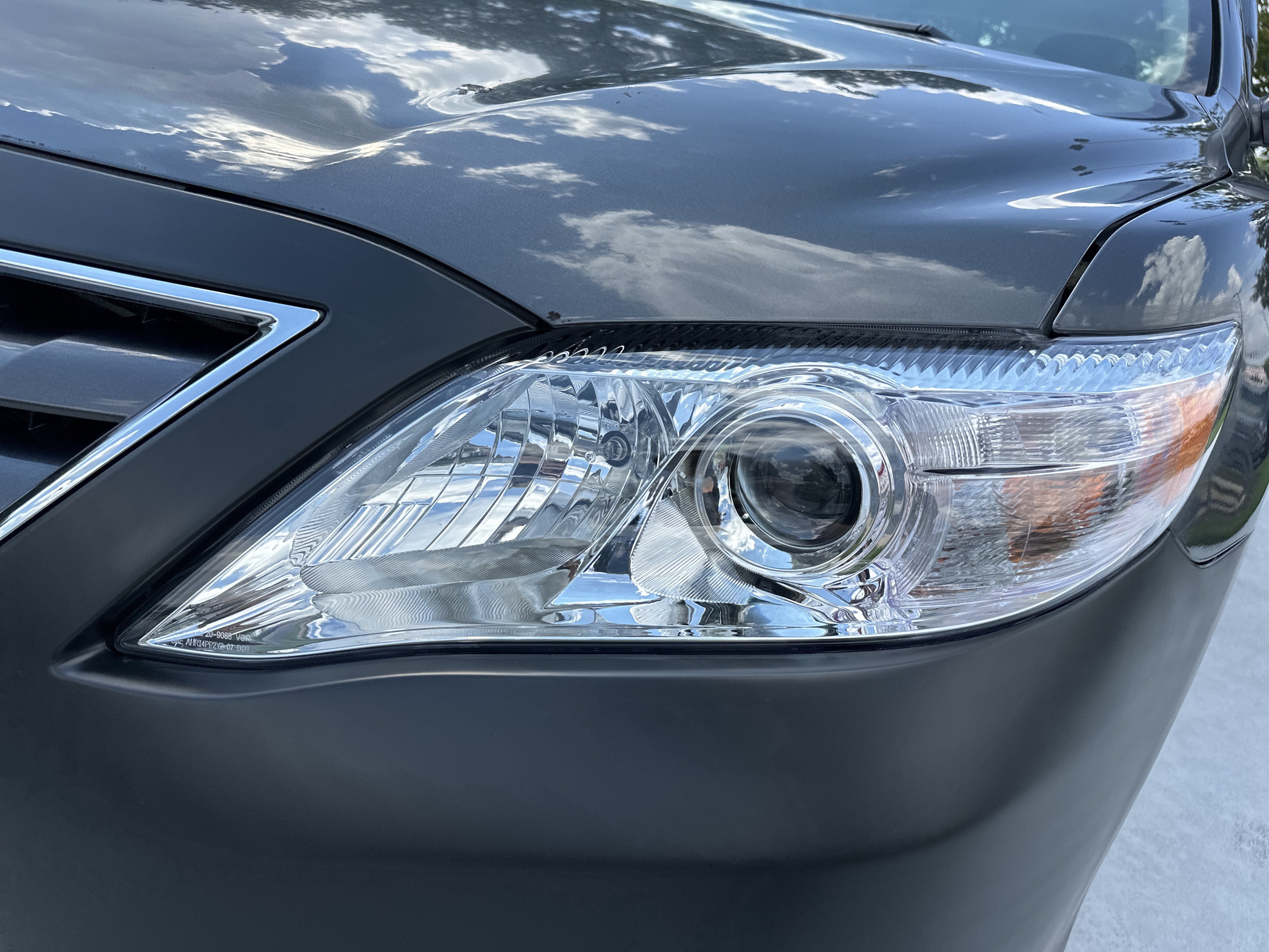 Used 2010 Toyota Camry LE FWD image 3