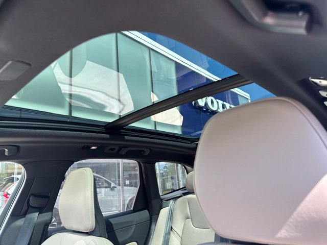 Certified 2026 Volvo XC60 B5 Plus AWD/4WD image 27