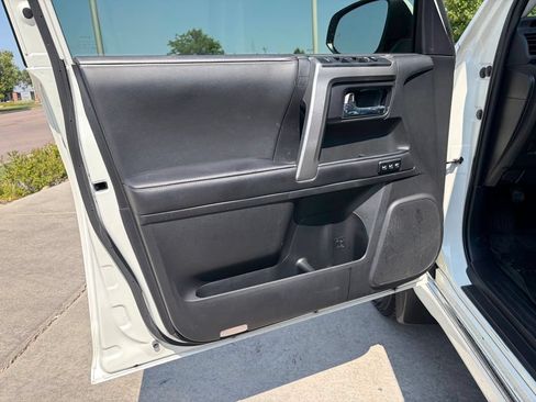 Used 2023 Toyota 4Runner Limited AWD/4WD image 9