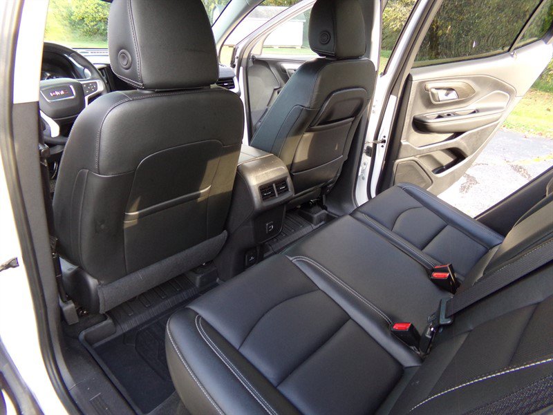 Used 2024 GMC Terrain SLT AWD/4WD image 19