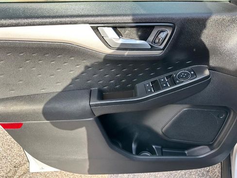 Used 2020 Ford Escape SE FWD image 14