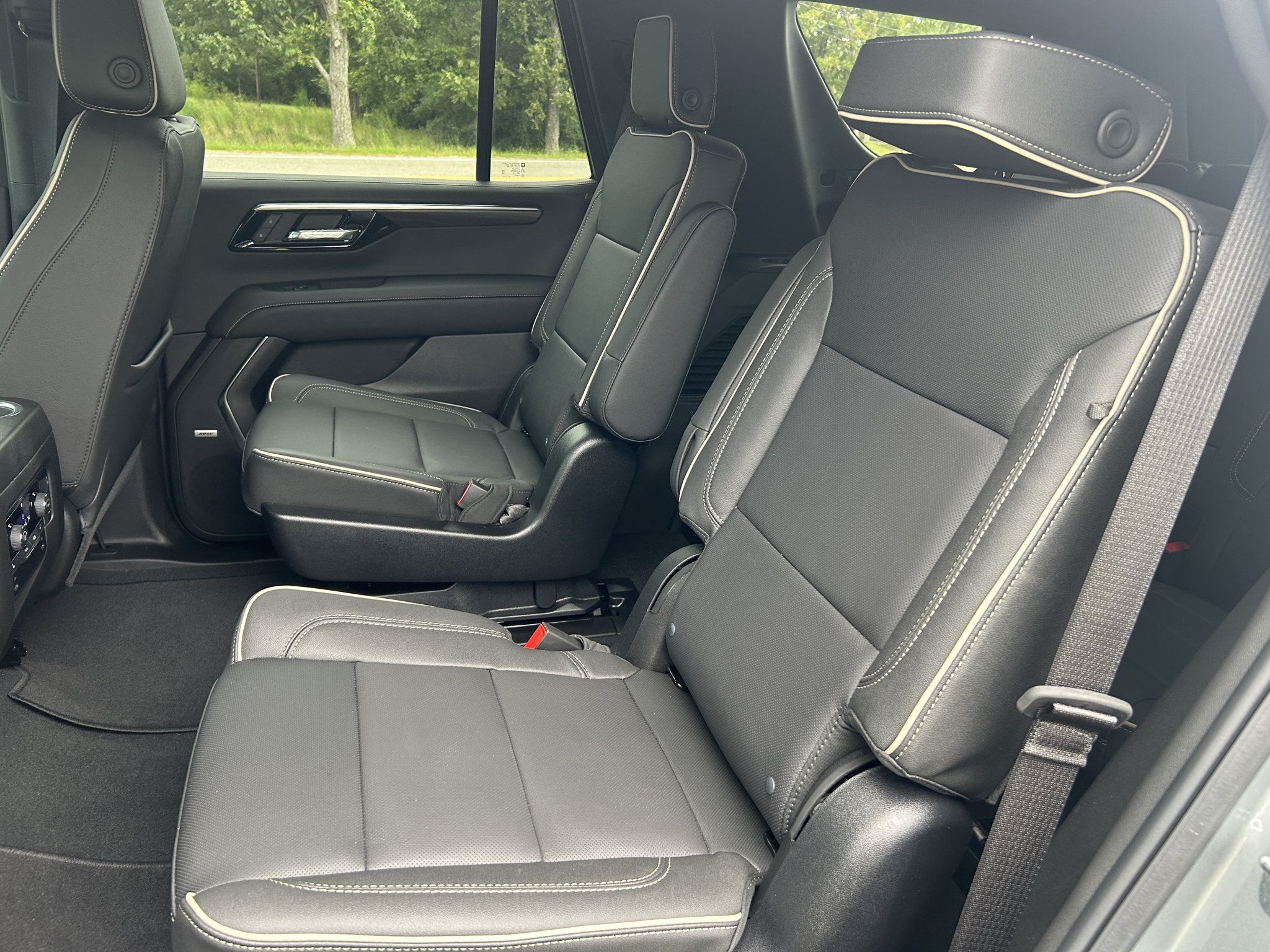 Used 2026 Chevrolet Tahoe Premier w/ Sun And Tow Package AWD/4WD image 18