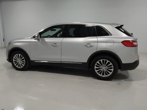 Used 2016 Lincoln MKX Select AWD/4WD image 3