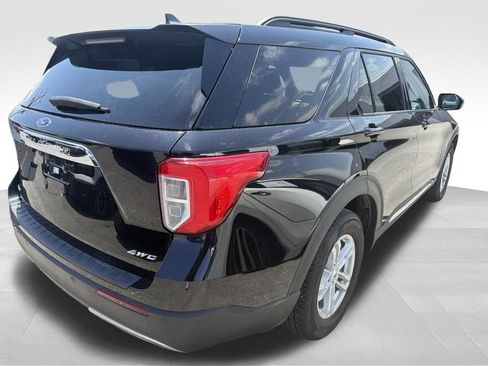 Used 2024 Ford Explorer XLT w/ Equipment Group 202A AWD/4WD image 21