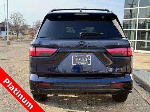 Used 2025 Toyota Sequoia Platinum AWD/4WD image 4