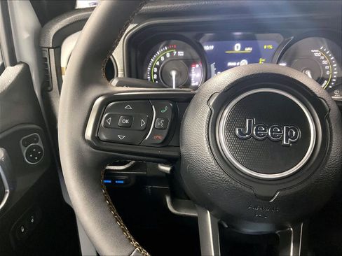 Used 2024 Jeep Wrangler Willys image 22