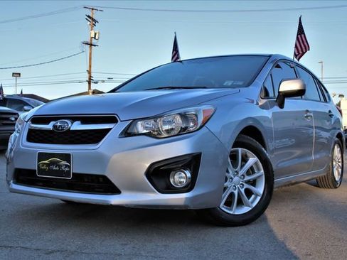 Used 2014 Subaru Impreza 2.0i Premium w/ All-Weather Package w/CVT image 2