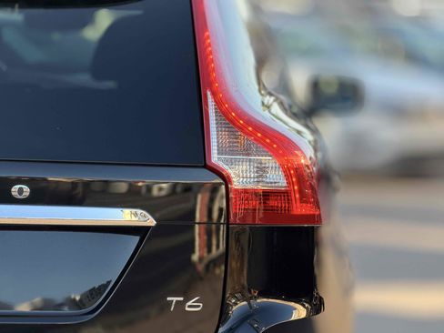 Used 2016 Volvo XC60 T6 image 10